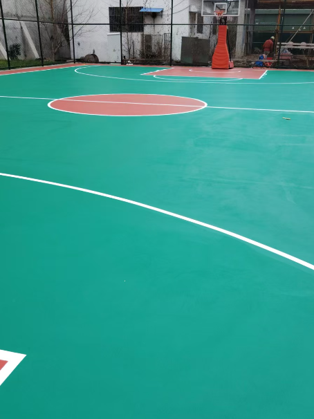 盐边 球场长期使用易出现地面开裂